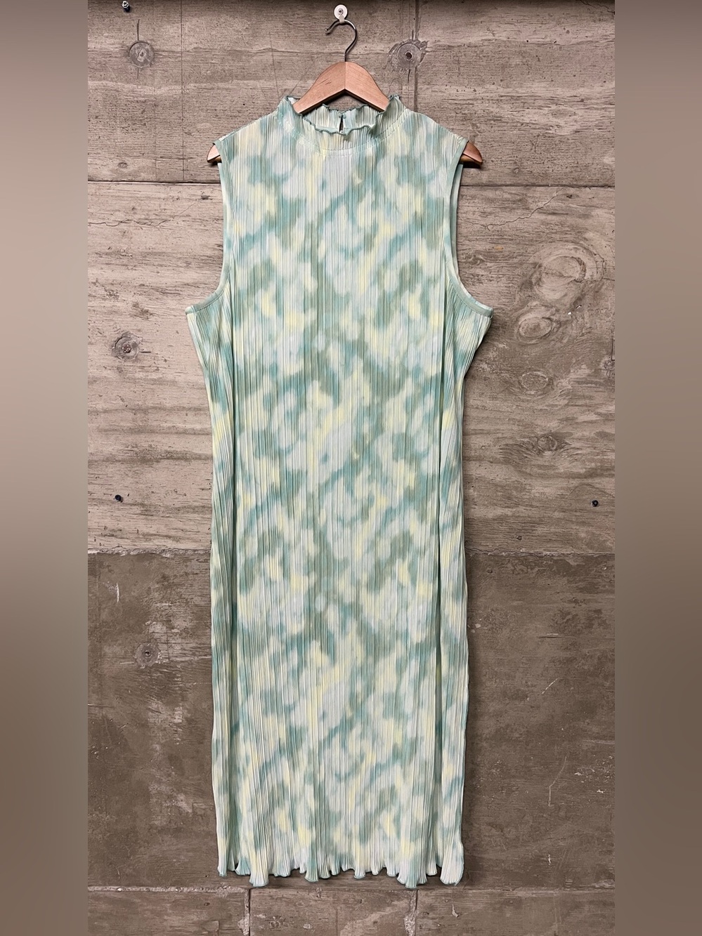 Sleeveless Plisse Midi Dress in Aqua Tie-Dye